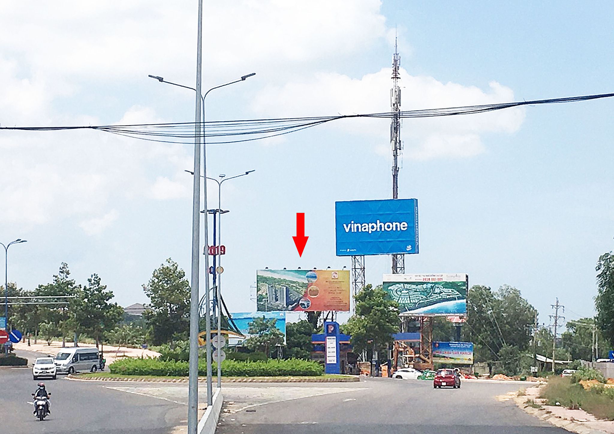 Hình ảnh bảng quảng cáo tại ngã 3 Phú Hài Bình Thuận