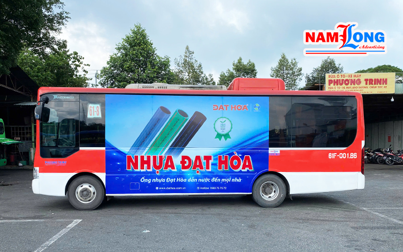 quang-cao-tren-xe-khach-3-nam-long