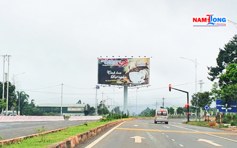 bang-quang-cao-ngoai-troi-tai-lai-chau-2