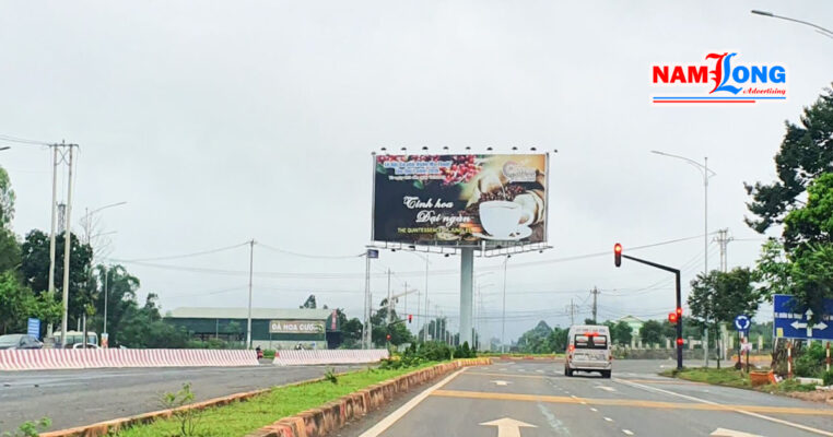 bang-quang-cao-ngoai-troi-tai-lai-chau-thumb
