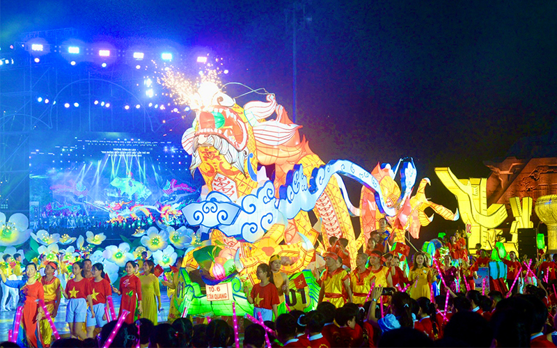 le-hoi-thanh-tuyen-tai-tuyen-quang-thu-hut-luong-lon-khach-tham-quan