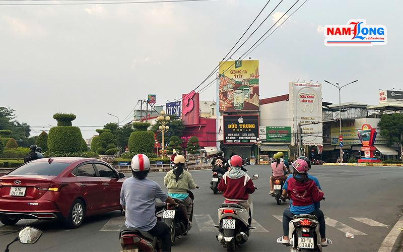bang-quang-cao-ngoai-troi-tai-phu-rieng-do-binh-phuoc