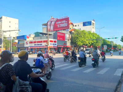 billboard-tai-nga-tu-tran-phu-le-quy-don (2)
