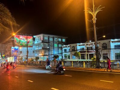 billboard-quang-cao-tai-cau-ganh-hao (2)
