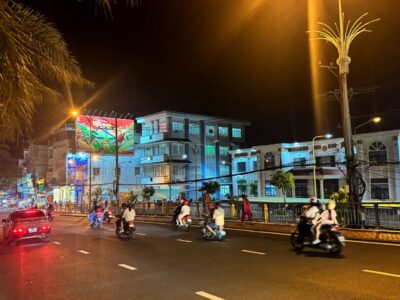 billboard-quang-cao-tai-cau-ganh-hao (3)